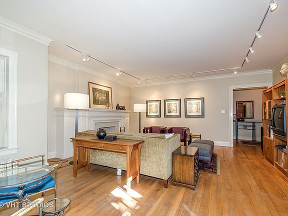 4th image of 1436 W Pratt Blvd APT 1W