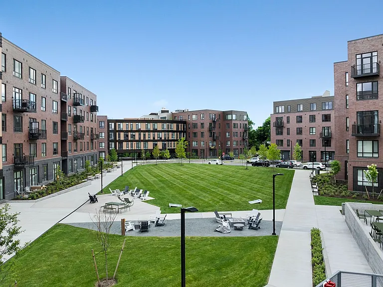 Ashlar Park — Photo 16