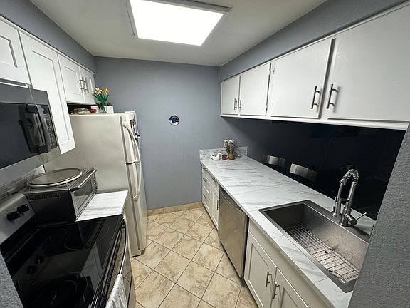 5th image of 29700 SW Courtside Dr APT 32