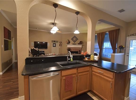 5th image of 4403 Jackson Dr