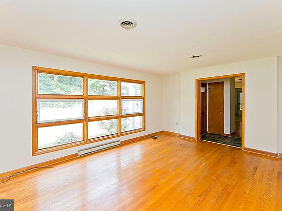 2nd image of 1609 Whittier Ave