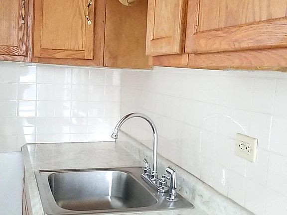 4th image of 1456 N Avers Ave #2R