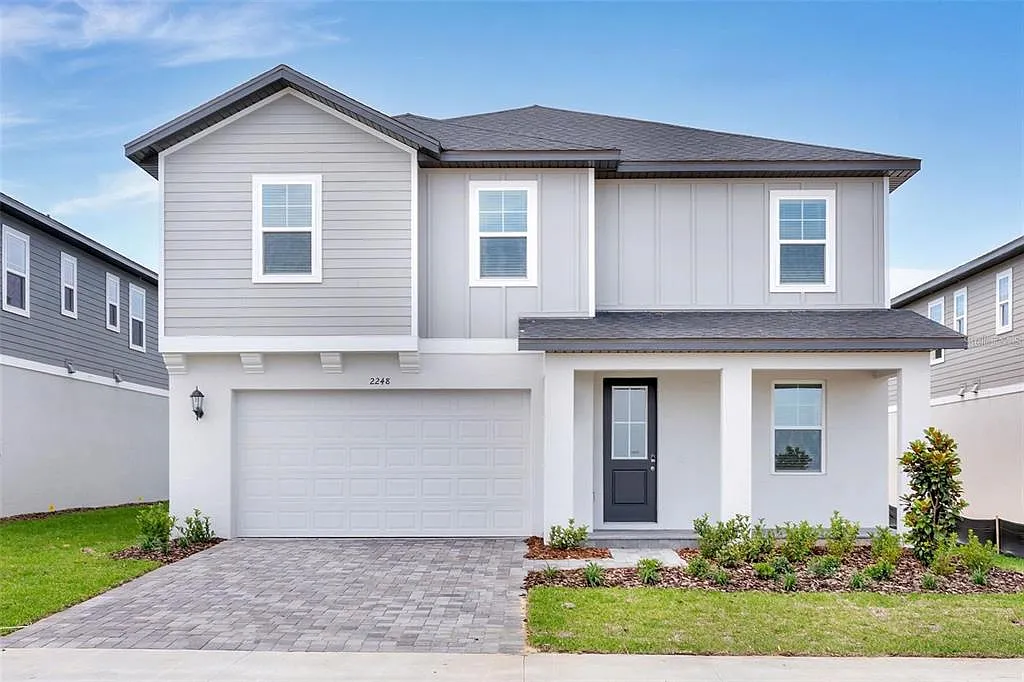 4 bed, 2.5 bath, 2601 sqft, $3,350 — Photo 1