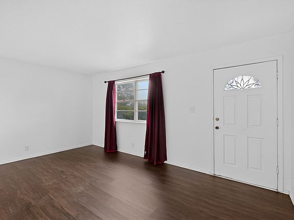 4th image of 4429 Berke Rd