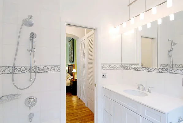 Rented by Compass | media 12