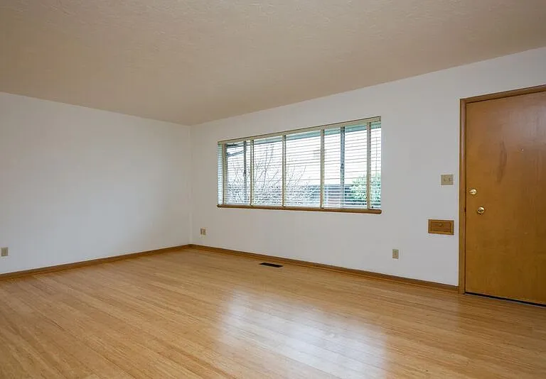 6202 E Burnside St — Photo 16
