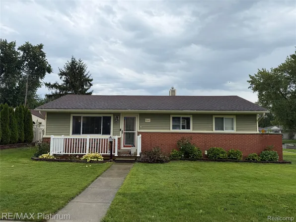 5347 Durwood Dr, Swartz Creek, MI 48473