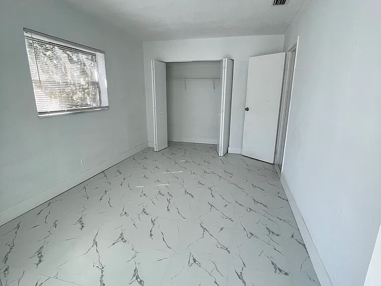 7200 NW 77th St — Photo 33