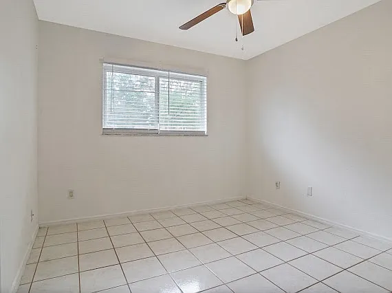 4751 Beacon St — Photo 27