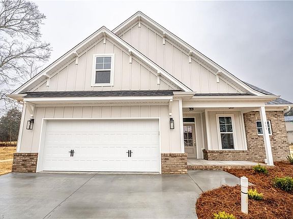 2nd image of 441 Fernwood Dr