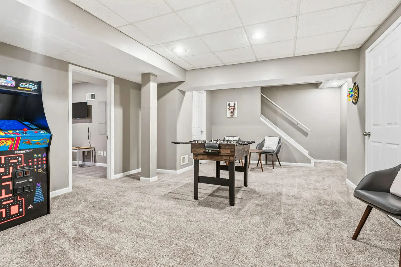 4 bed, 2.0 bath, 1614 sqft, $5,902 — Photo 4