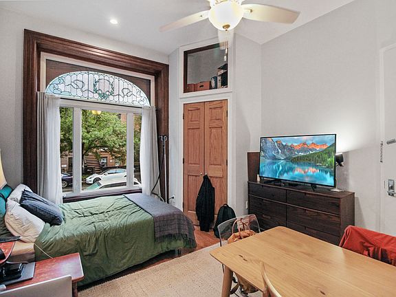 2nd image of 1093 Dean St APT 3
