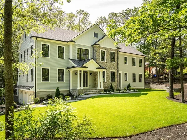 18 Heritage Dr, Lexington, MA 02420