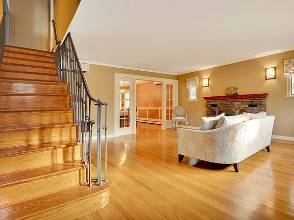 2nd image of 400 Cornwell Ave