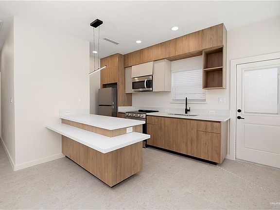 4th image of 11413 N 25th St #4