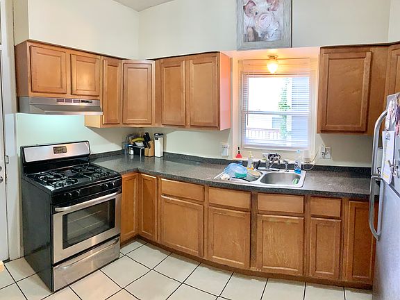 3rd image of 4243 N Bernard St #1