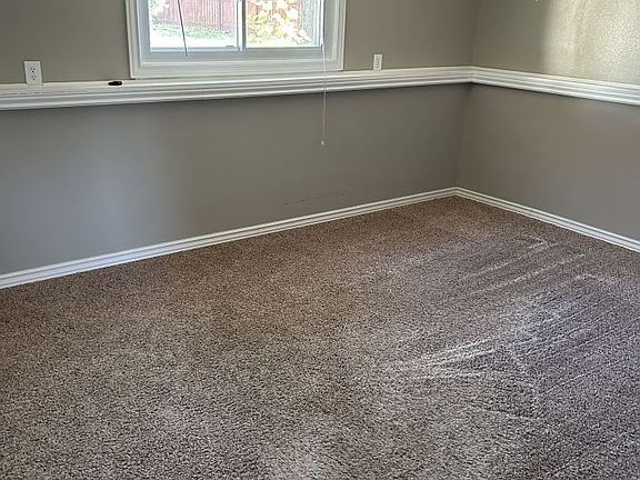 5th image of 2975 Georgina Dr