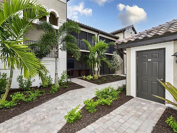 3rd image of 5634 Palmer Cir Unit 104