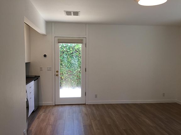 5th image of 562 Hobart St