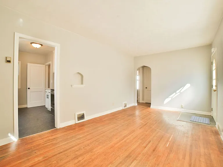 715 S West Ave — Photo 10
