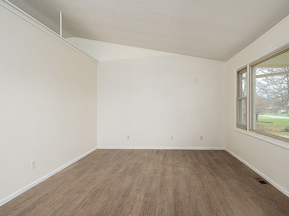 3rd image of 961 S Market St