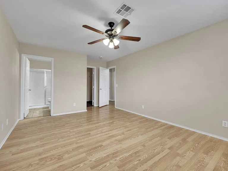 2600 Pebblegold Ave — Photo 12