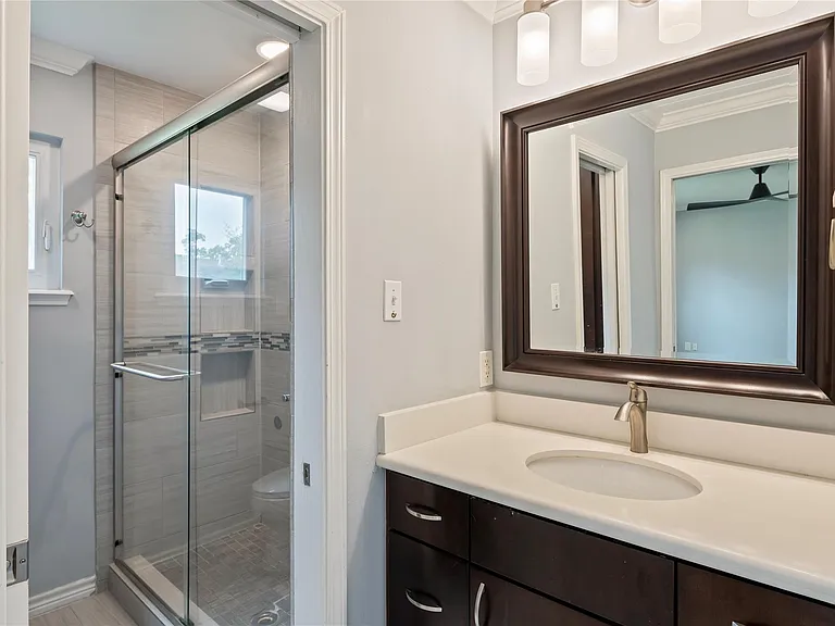 4034 Shady Springs Dr — Photo 22