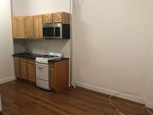 Rented by GreenVill Real Estate LLC | media 26