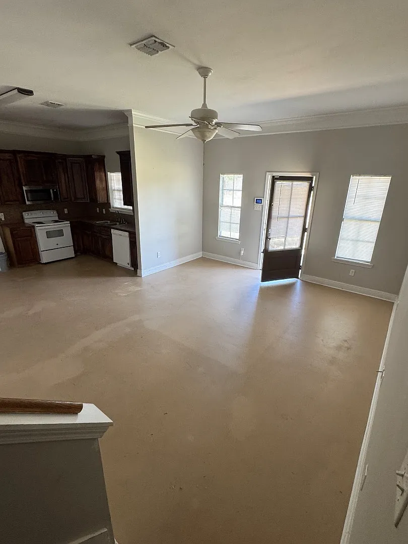 2224 Loreco St — Photo 2