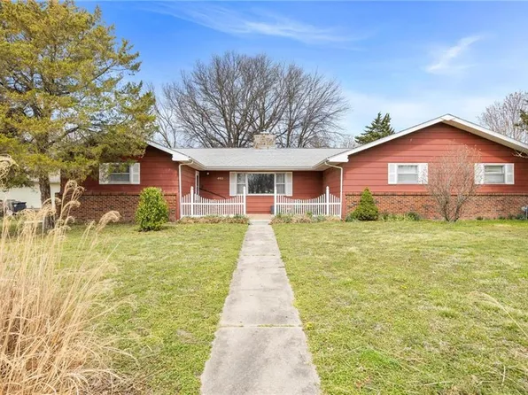 402 W McKinley St, Frontenac, KS 66763
