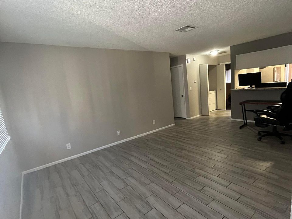 1st image of 200 Bruce St #D
