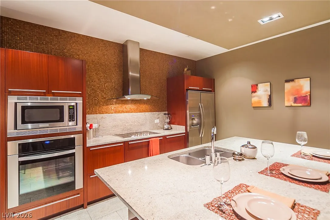 2 bed, 2.0 bath, 1111 sqft, $2,950 — Photo 4