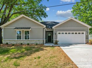 321 Henderson Cir, Harrisburg, NC 28075