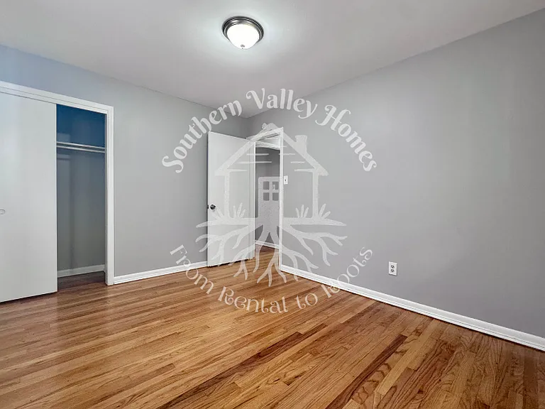 305 Sparta St — Photo 10
