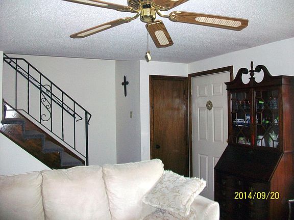 5th image of 40 Bluestone Dr