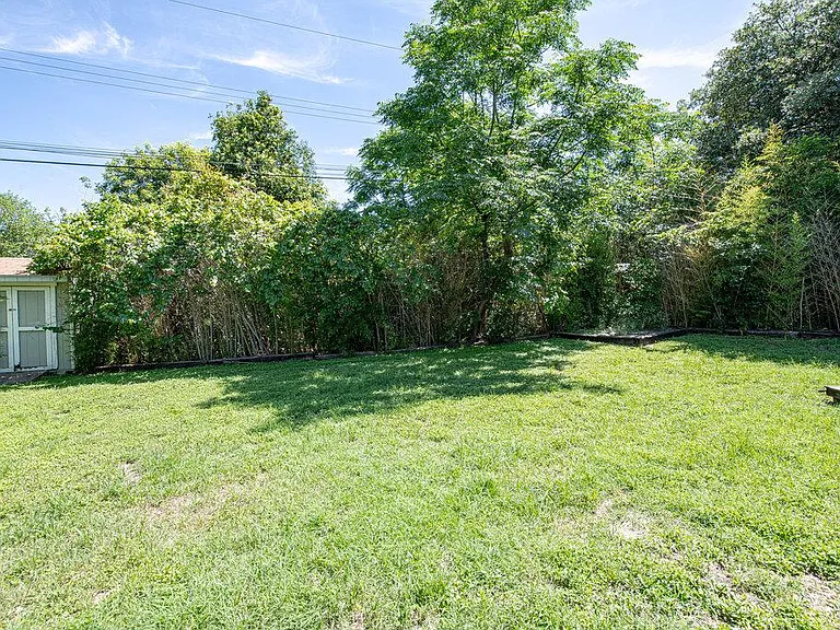 122 Havana St — Photo 19