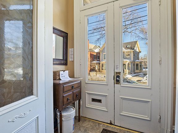 5th image of 258 Vaughan Street