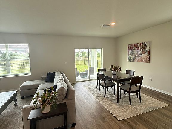5th image of 3427 Hilltop Cir