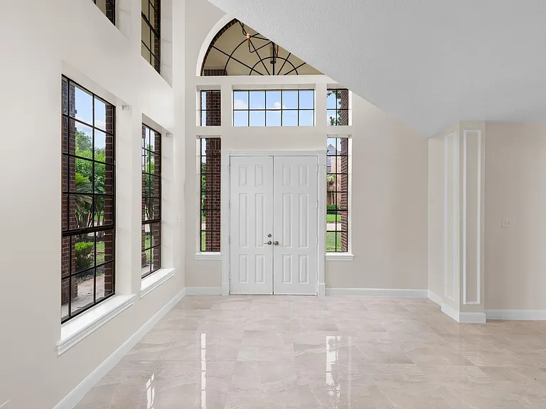 17402 Wilton Park Ct — Photo 4