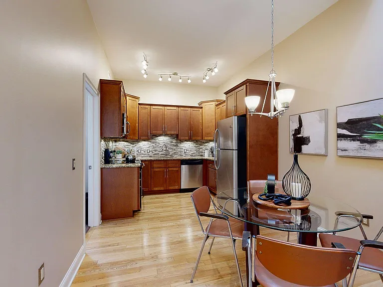 264 S Main St #302 — Photo 4