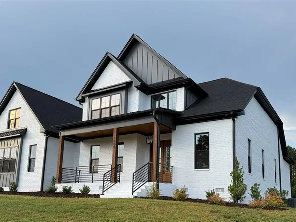 1000 Hayes Farm Dr, Summerfield, NC 27358