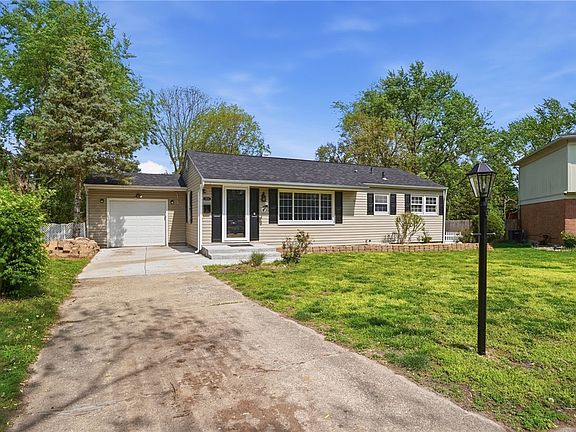3rd image of 723 Adria Ct