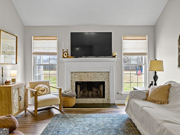 2nd image of 85 Peeks Crossing Way