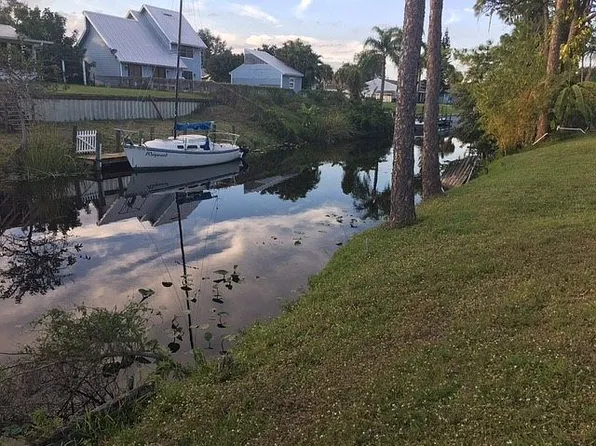 2220 Sebastian Ct, Alva, FL 33920