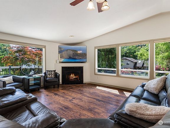 4th image of 6439 Tralee Drive NW