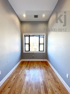 Rented by Nooklyn NYC LLC | media 18