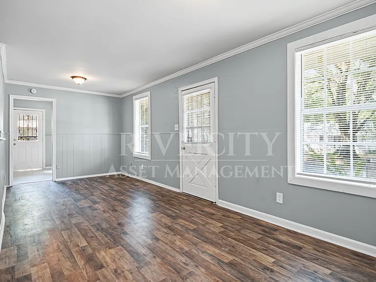 3132 Kingston St — Photo 9