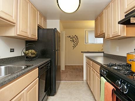 2nd image of 790 Fairview Ave #108