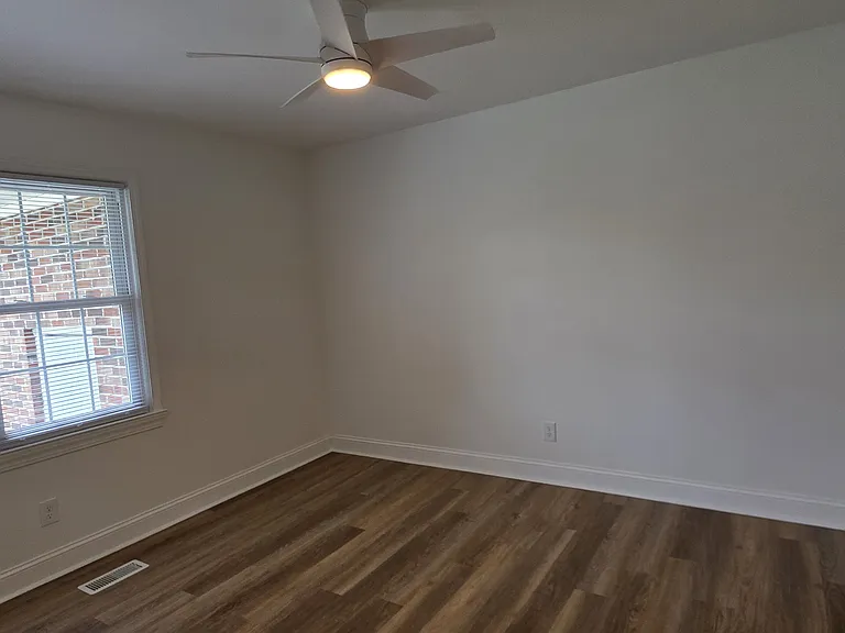 1011 Cedar Dr S #A — Photo 2