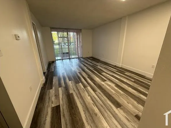 19821 SW 114th Ave APT 121, Miami, FL 33157